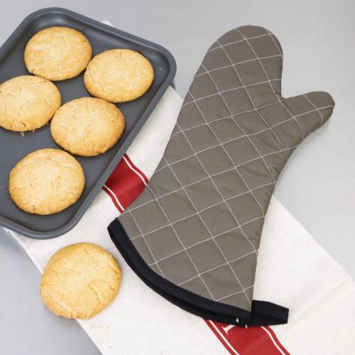 Vogue Flame Retardant Oven Mitt Tan - 430mm 17"