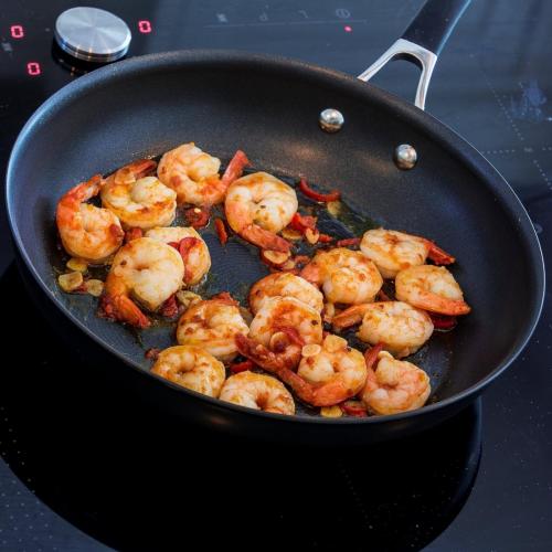 Circulon Momentum Hard Anodised Frying Pan - 21.6cm (Slv)