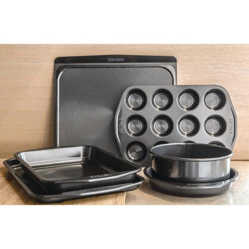 Circulon 12 Cup Muffin Tin (with pattern bottom on cup)