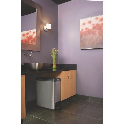 Rubbermaid Slim Jim Step on End Step Stainless Steel - 30Ltr