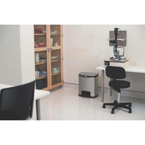 Rubbermaid Slim Jim Step on Front Step Stainless Steel - 30Ltr