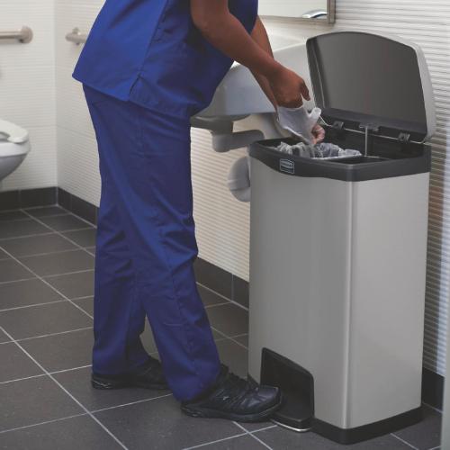 Rubbermaid Slim Jim Step on Front Step Stainless Steel - 90Ltr