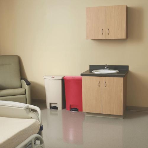 Rubbermaid Slim Jim Step on Resin Front Pedal - 50Ltr Beige