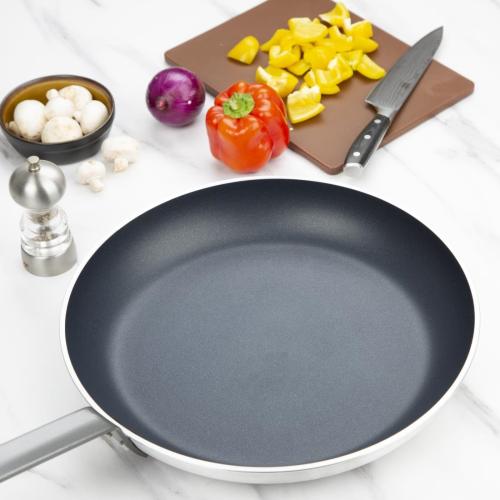Vogue Frypan Non-Stick Teflon Platinum Plus Aluminium - 400x60mm 15 3/4x2 2/5"