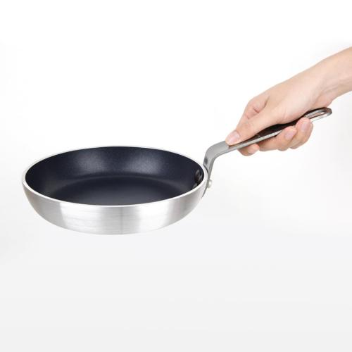Vogue Frypan Non-Stick Teflon Platinum Plus Aluminium - 200x35mm 7 3/4x1 2/5"
