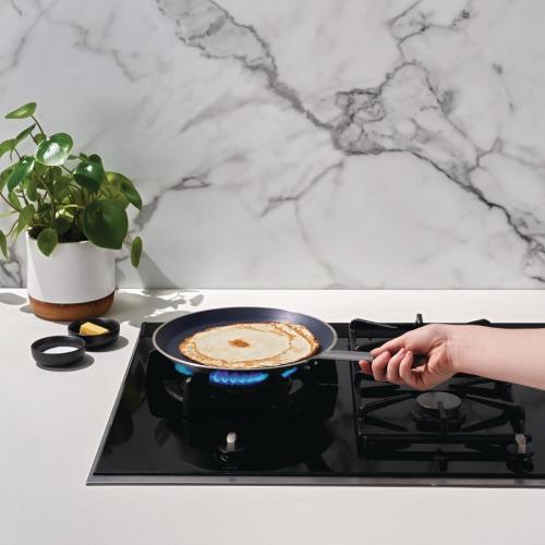 Vogue Crepe Pan Non-Stick Teflon Platinum Plus Aluminium- 260x20mm 10 2/9x0 3/4"